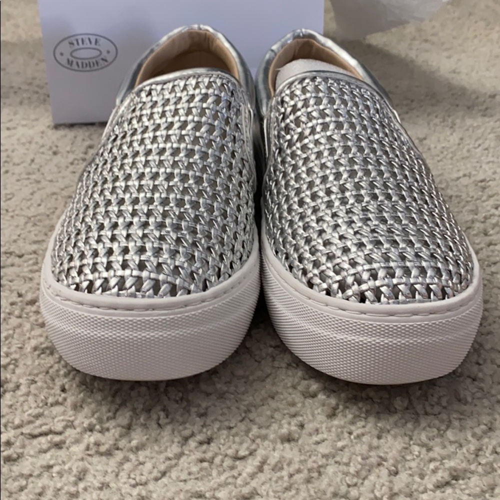 Steve Madden silver sneakers - Picture 3 of 9
